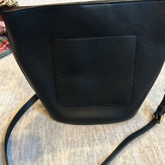 Tory Burch McGraw Pebbled Leather Bucket Bag and Matching Wallet - Picture 2 of 16